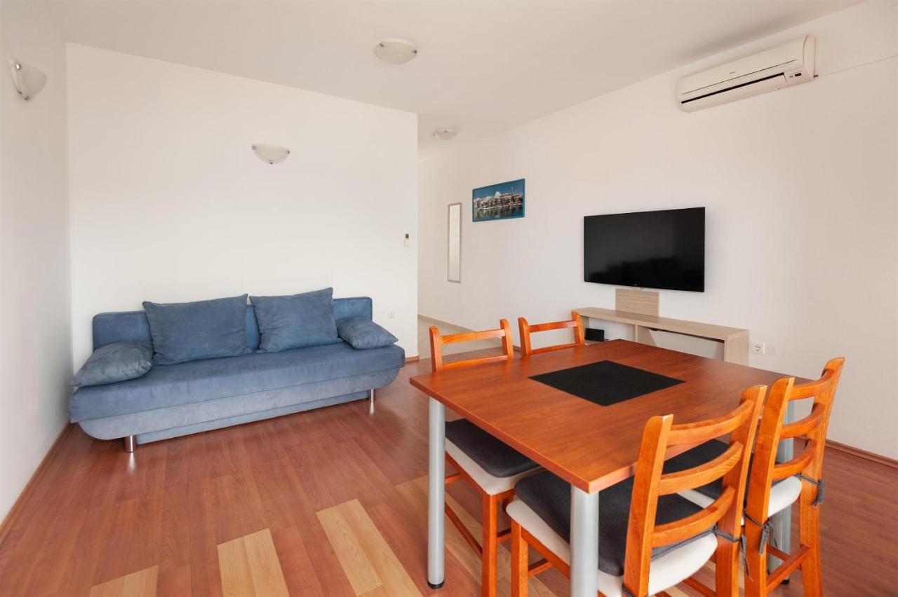 Apartments Lumaduma Трогір Екстер'єр фото
