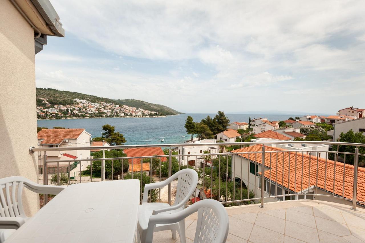 Apartments Lumaduma Трогір Екстер'єр фото