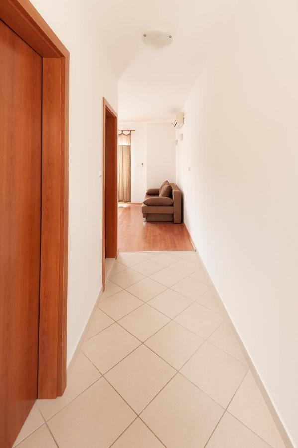 Apartments Lumaduma Трогір Екстер'єр фото
