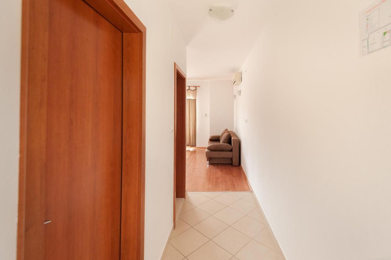 Apartments Lumaduma Трогір Екстер'єр фото